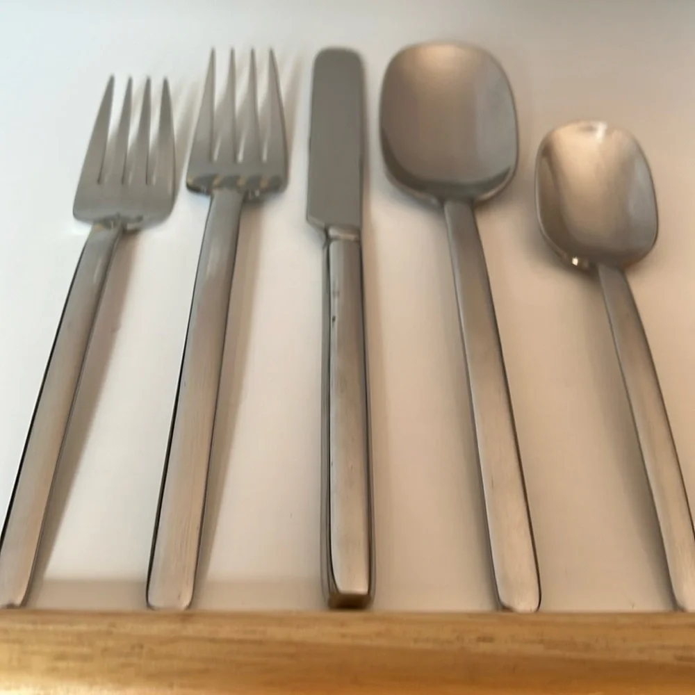 Mikasa Zena Set of 5 Modern Stainless Steel Glossy Table Place Setting